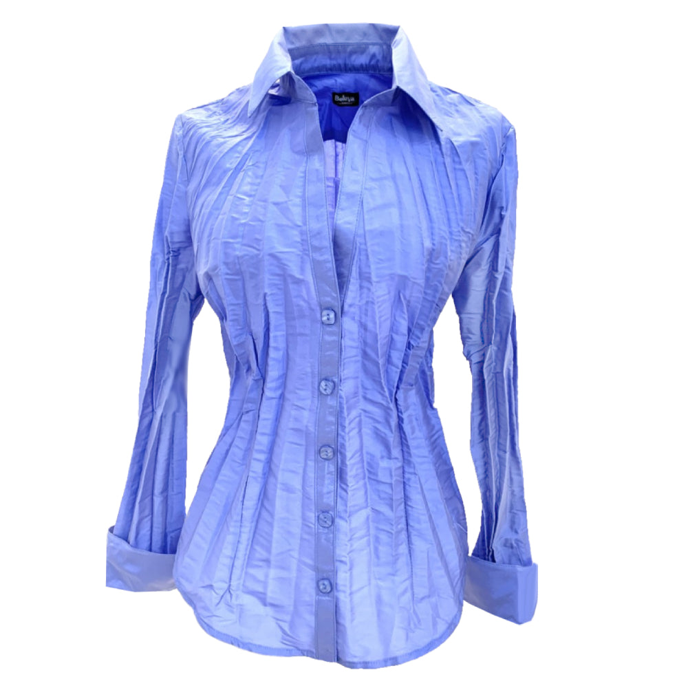 Classic cut shirt in color Lilac. Lilac can be described as a subtle tone of violet with hues of blue, like dark periwinkle. The buttons are of  the same color.